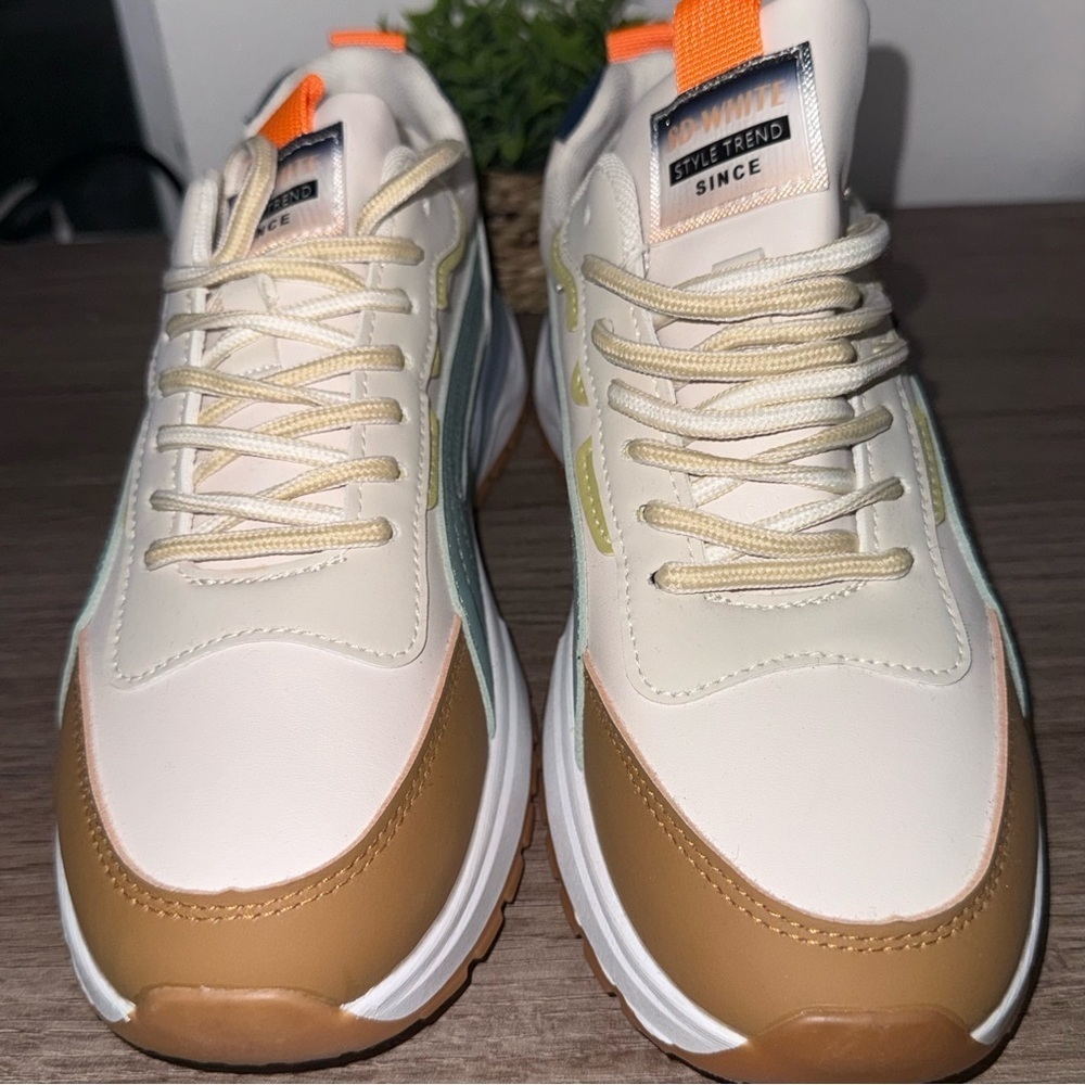 SHEIN Cream, Brown, and Blue Men's Sneakers - Picture 4 of 6